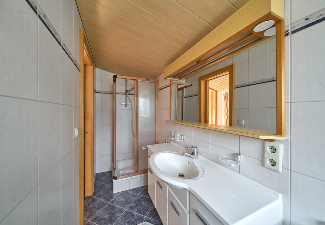 Appartement in St. Gallenkirch - Panorama Apartment Erika with 3 Bedrooms and Balcony | 4905